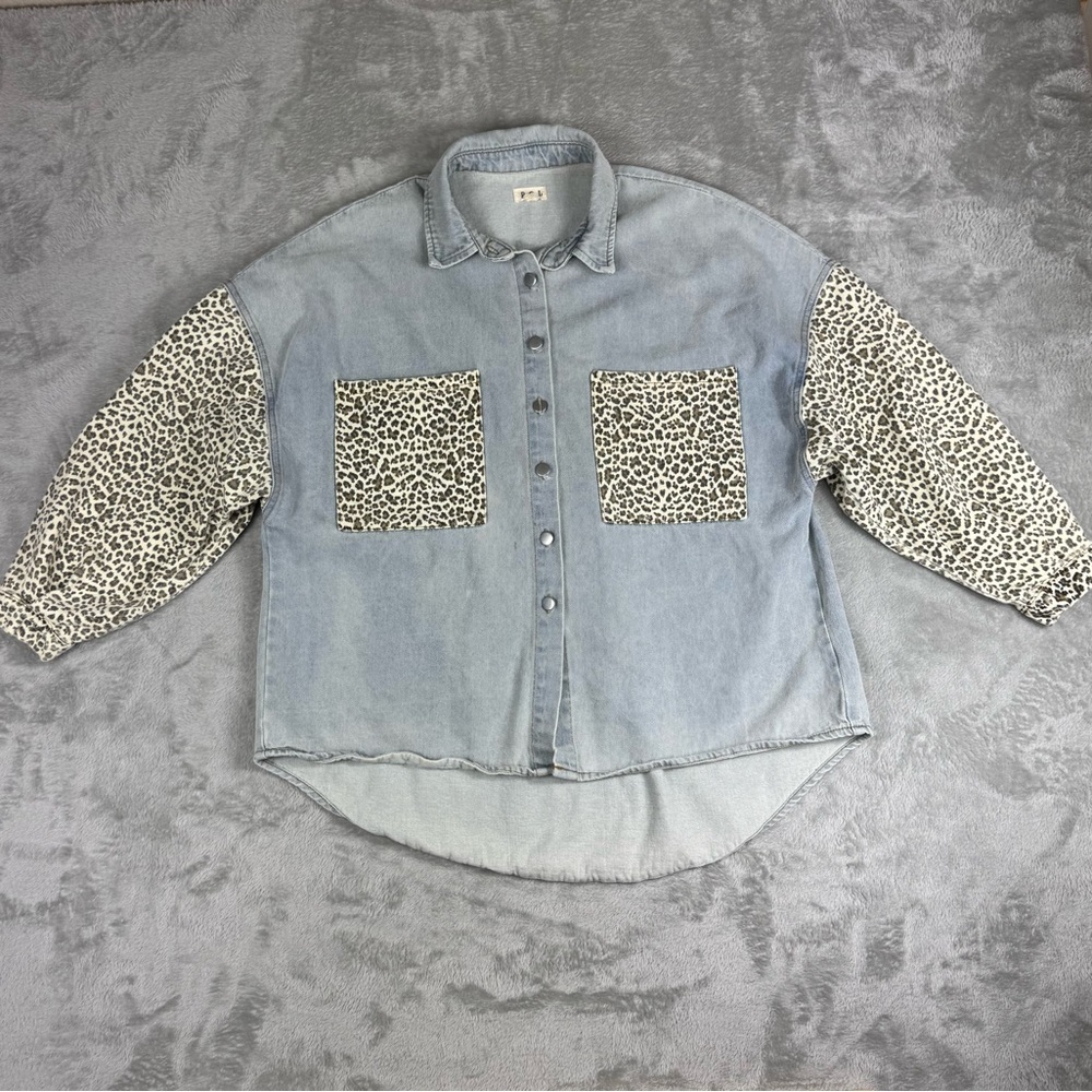 POL boutique jacket sz small oversized fit with animal print sleeves - Picture 1 of 12